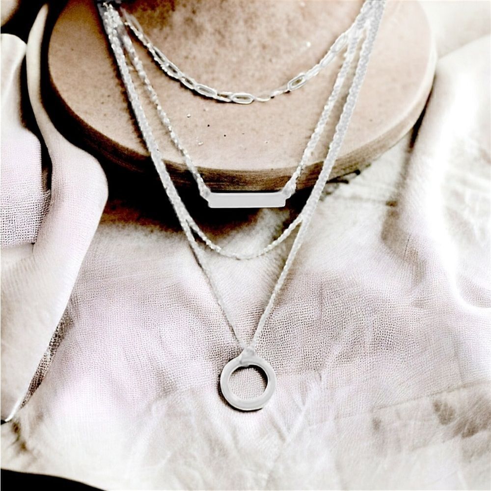 ‎Layered Necklace - Picture 2 of 5